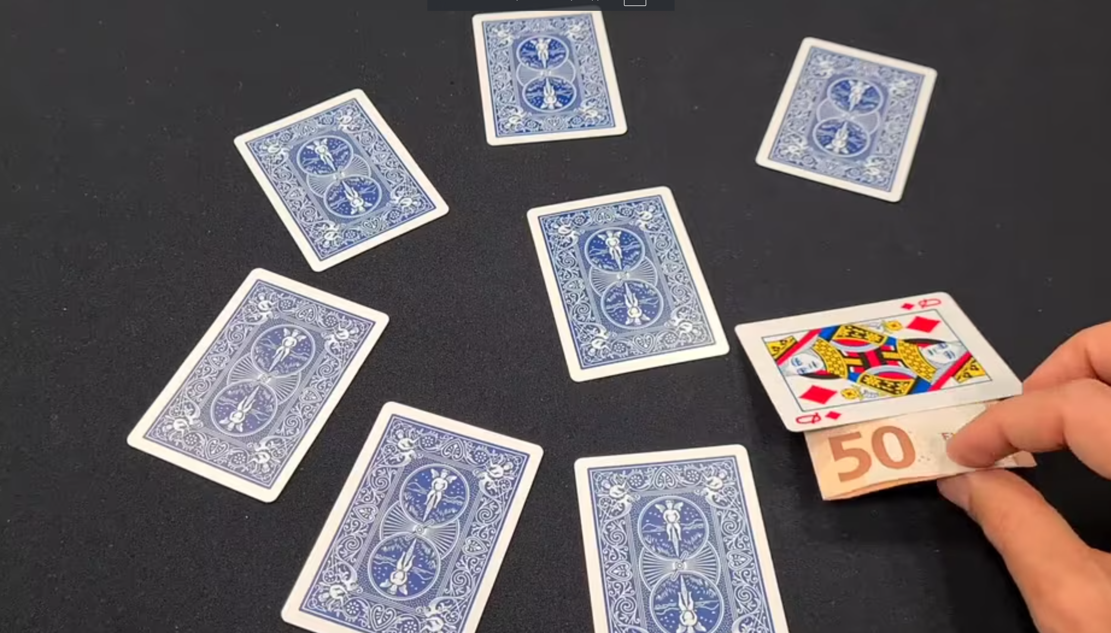 Cargar video: La distinta - Demo